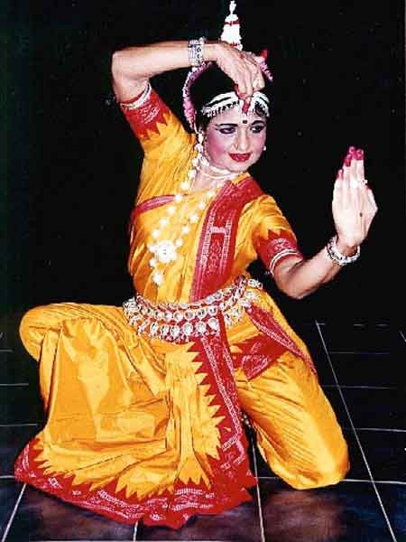 Odissi Dance Costume - Get Best Price from Manufacturers & Suppliers in  India